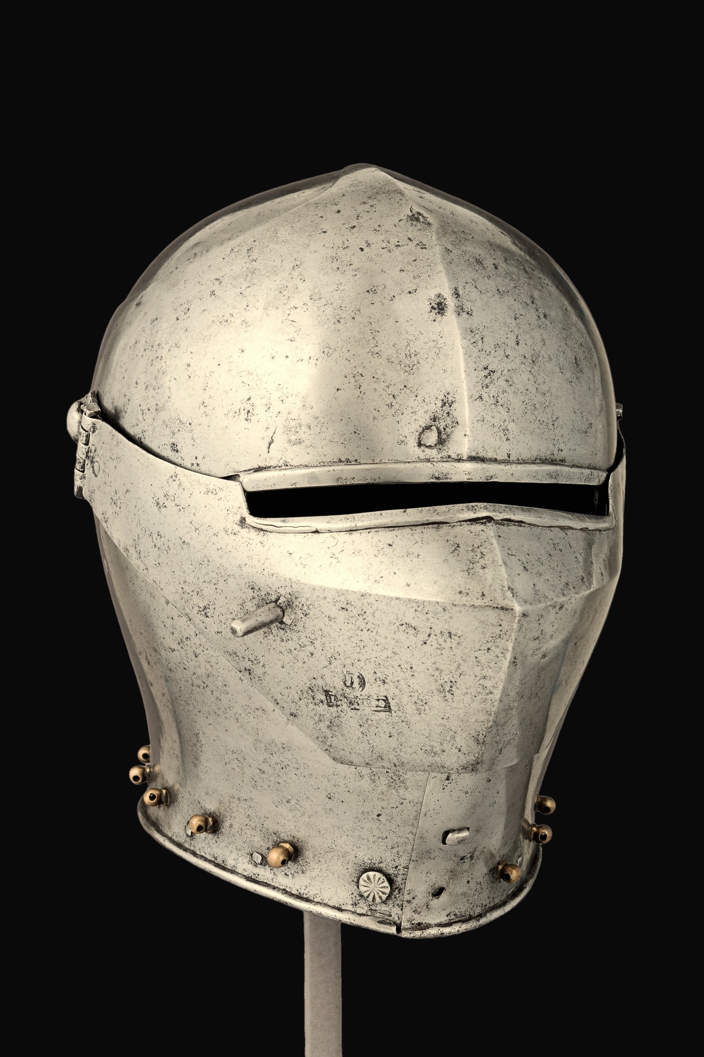 Armet, Italian, about 1440, steel helmet (The Met)